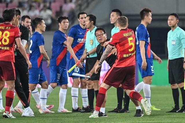 姆巴佩与阿扎尔参加卡丁车赛 姆总第三阿扎尔第二